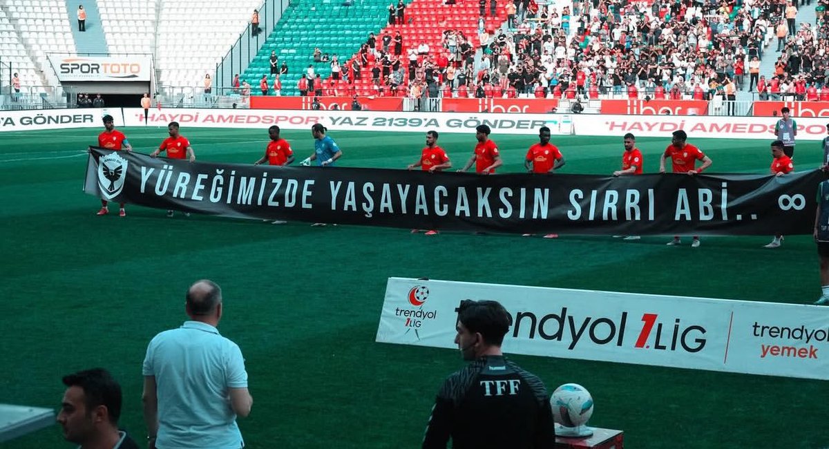 amedspordernek's tweet photo. Yüreğimizde yaşayacaksın sırrı abi …

#sirrisüreyyaönder https://t.co/o8vixOco5R