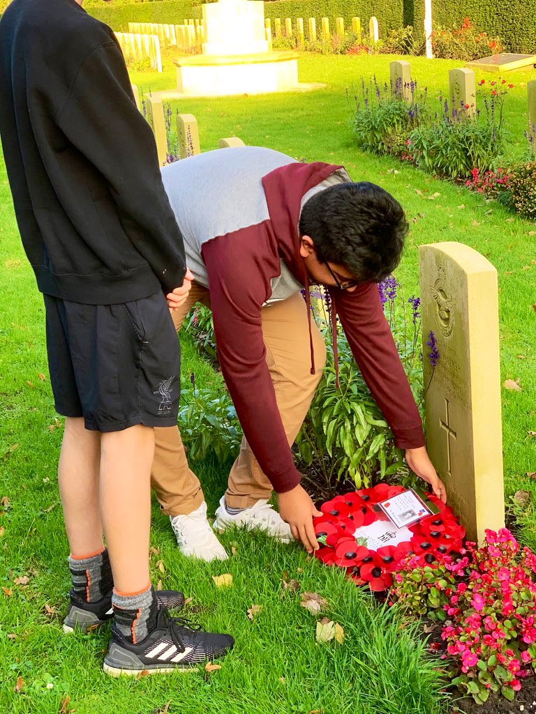 KSCWar's tweet photo. Today, for #VEDay80 we remember Pilot Officer Campbell James Cansdale Walker #RAF, KS 1927-34, of #Mollington, #Cheshire, who died in January 1942, aged 24. He is buried @CWGC Amsterdam New Eastern cemetery. Pupils laid a wreath on his grave in 2022. https://t.co/RFTQFV6OeW