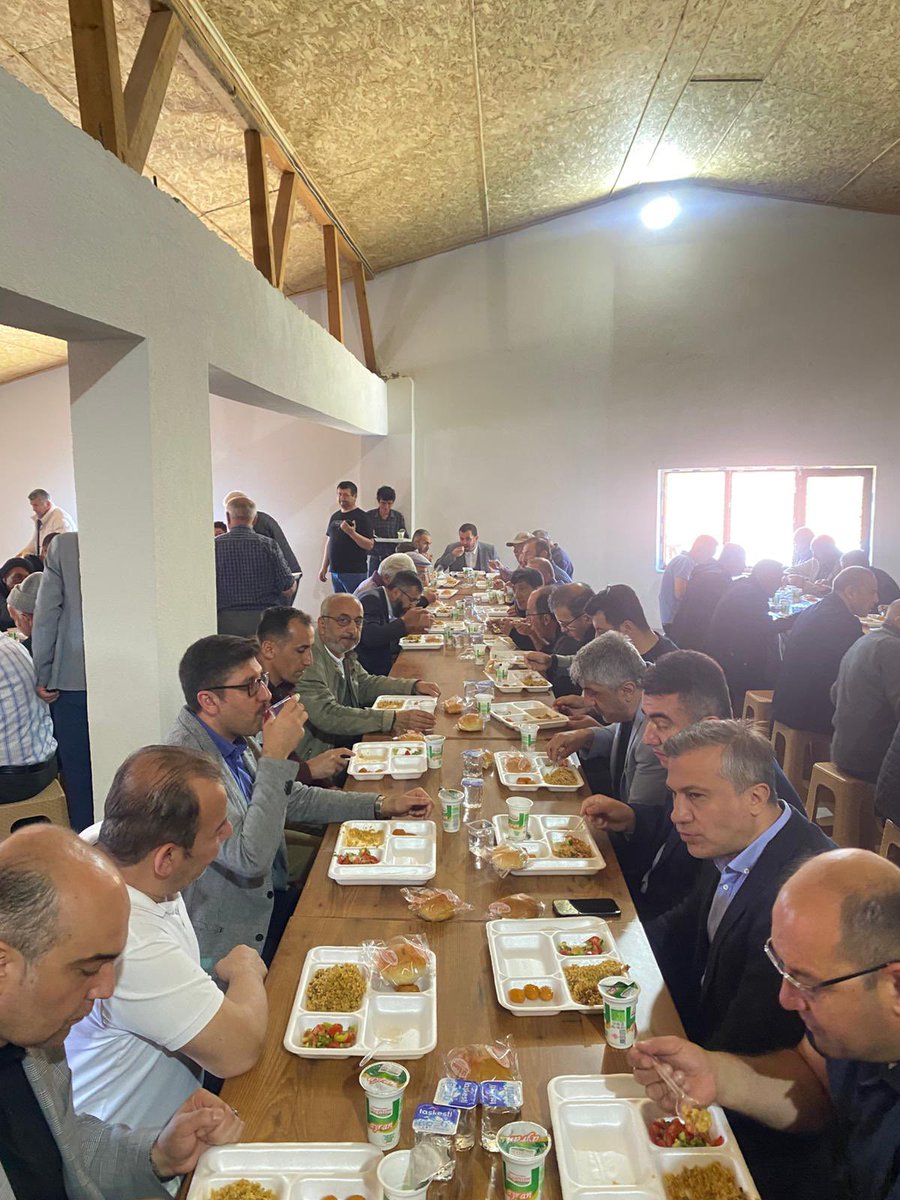 AK Parti Bolu İl Teşkilatı olarak, İl Başkanımız Sayın Suat Güner’in öncülüğünde, Vakıfgeçitveren ve Hoçaş köylerinde düzenlenen mevlid programlarına katılım sağladık.

Ardından AK Parti Seben İlçe Başkanımız Sayın Ali Fidan’ın iş yerine ziyarette bulunduk.