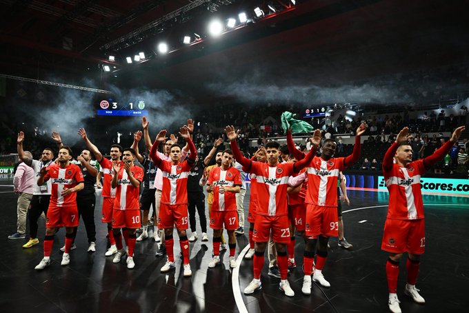 🥉 ¡ORGULLO EUROPEO!

El Jimbee Cartagena se cuelga el bronce en la Copa de Europa tras vencer al Sporting de Lisboa en la tanda de penaltis.
¡Trabajo enorme de todo el equipo! 🔥

<a href="/Mellado13futsal/">Miguel Ángel Cano Mellado</a> 
<a href="/chemi1996/">Jose Miguel Oliver</a> 
<a href="/TomazBraga14/">Tomaz Braga</a> 
<a href="/pabloramireez92/">Pablo Ramírez González</a> 
<a href="/dariiiio21/">Dario Gil Campoy</a> 
<a href="/SouheiloFutsal/">Souheil Mouhoudine</a>