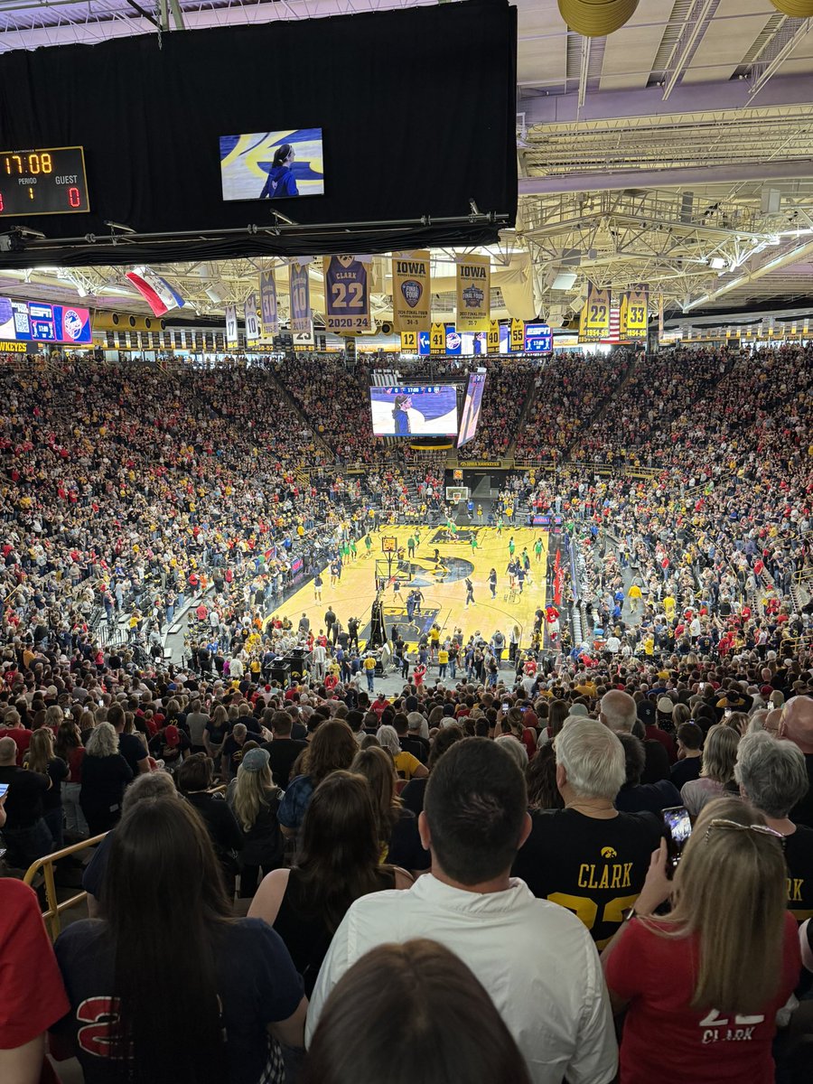 cc22report's tweet image. This picture was taken 20 minutes before tip

DO NOT EVER TALK TO ME AGAIN ABOUT WHETHER CAITLIN CAN FILL A STADIUM YOU ABSOLUTE GHOULS

TAKE A FUCKING SHOWER