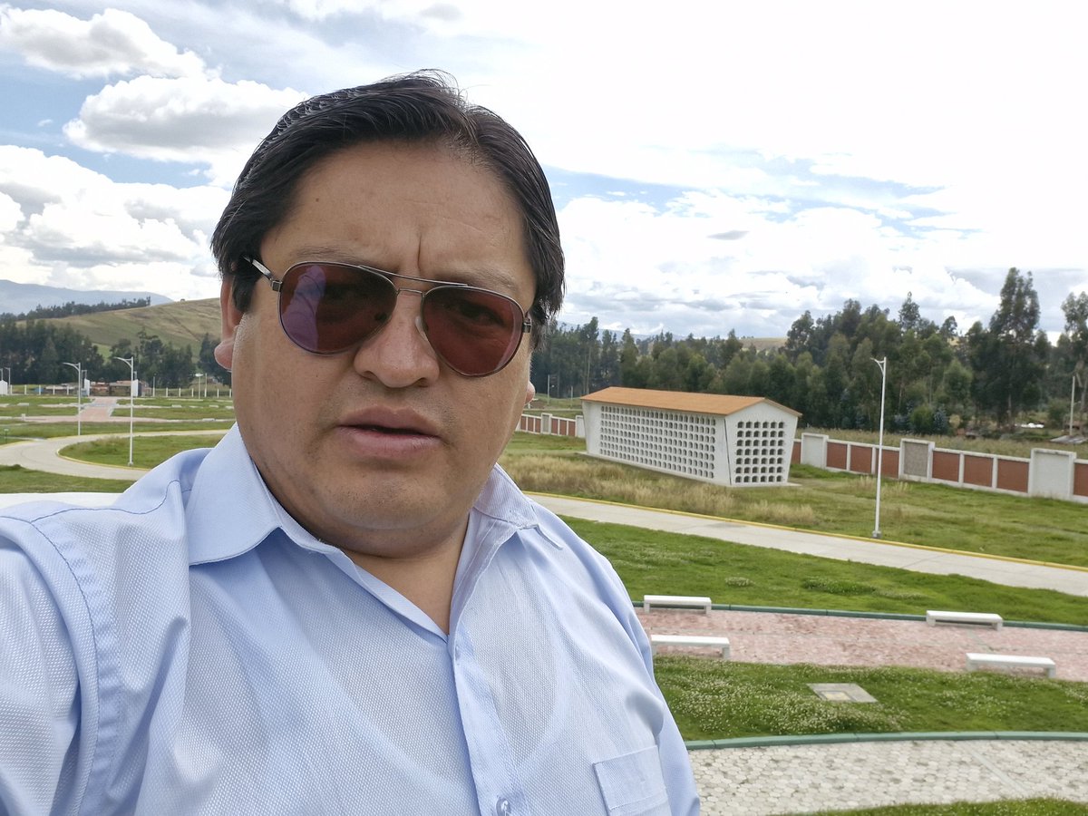 Miguel_cht's tweet photo. Hoy se escribirá un capítulo importante en la historia de la Sociedad de Beneficencia de Huancayo, con la realización de la primera inhumación en el Camposanto Ecológico de Huancayo, desde hoy las puertas se abren para la comunidad el Valle del Mantaro. https://t.co/OrFqQIrP5I