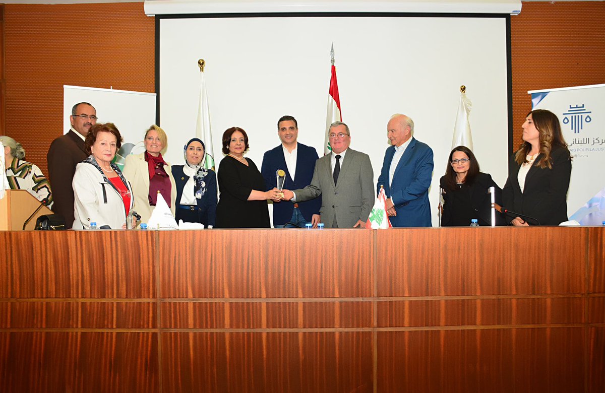 clj_lb's tweet photo. المركز اللبناني للعدالة يكرم سيدات رائدات في العمل البلدي في ختام ندوة "البلديات بين الواقع والمرتجى" في نقابة المحامين في طرابلس 
المكرمات: فضيلة فتال، سميرة بغدادي، ليلى تيشوري ورشا سنكري https://t.co/gADqsBCvhL
