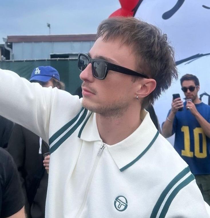 ᅟᅟ ᅟᅟ ᅟᅟ 𝓶𝘶͟𝘴͟𝘩͟𝘳͟𝘰͟𝘰͟𝘮͟ 𝓰𝘰𝘴𝘴𝘪𝘱𝘴 . tweet media