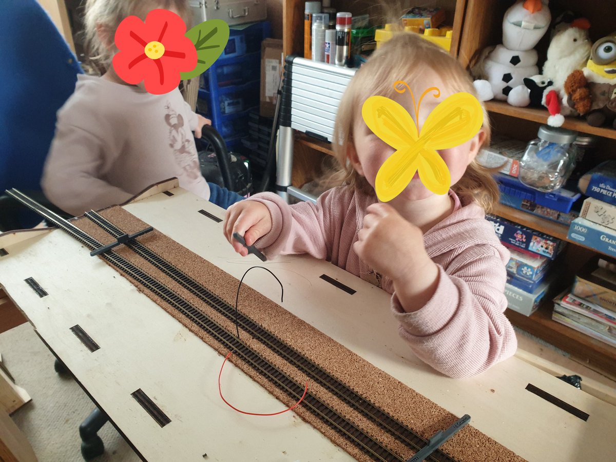 The <a href="/PECOstreamline/">PECO Model Railways</a> #RAIL200 challenge continues! Ends swapped, Cork down and track swiftly followed! Even had some help from Daughter No.1 and No.2. Lots to do #TMRGUK #Thomas #NGauge #ThomasModular