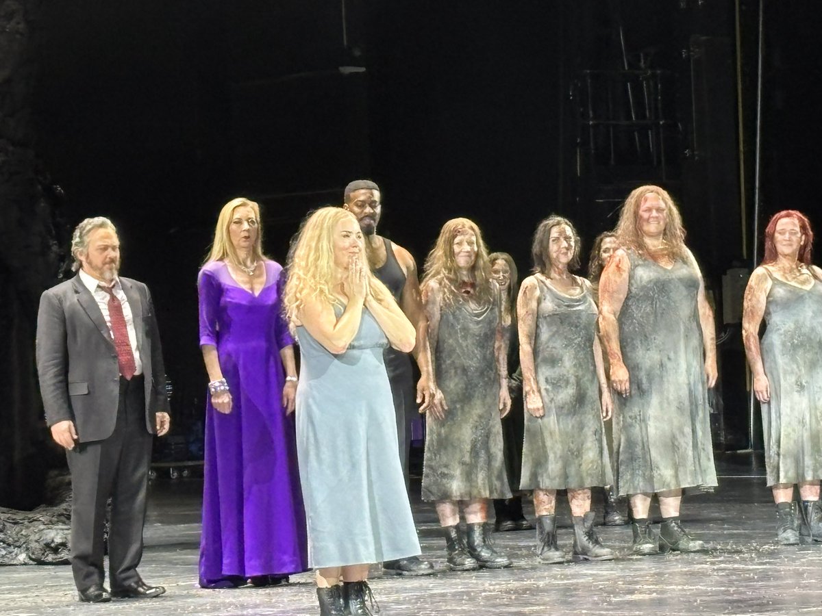 Strewthieruthie's tweet image. Absolutely fantastic performance of Walküre @rbo_org one of the best I’ve ever seen 👏👏👏👏👏👏👏👏