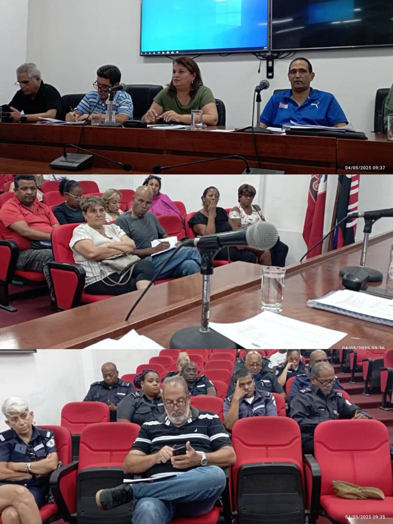 Intercambiamos con el equipo de guardia en #LaHabanaDeTodos, se actualizó sobre los servicios vitales a nuestro pueblo.
#LaHabanaViveEnMí