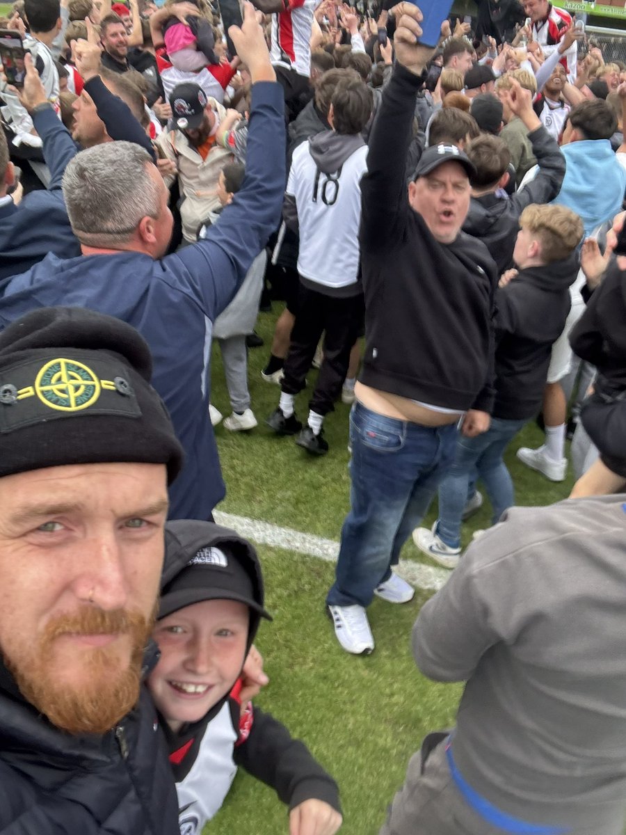 GREENY1987's tweet photo. @Hednesford_Town https://t.co/Zn5RcUnzgR