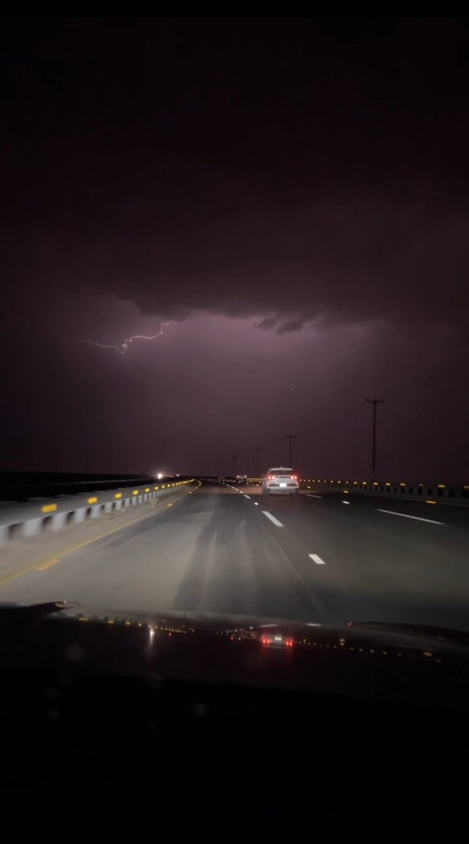 "خط سفر وريحة مطر وشخص ٍ تودّه💜"