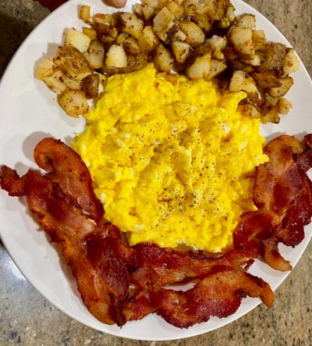 OrlaAnna's tweet photo. Ketchup is not an option, what else are you adding here? https://t.co/j1FXw7oaym