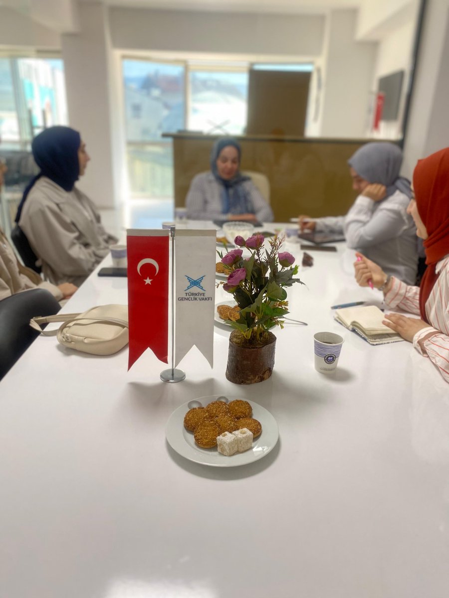 Bu hafta, irade ve disiplin üzerine derin bir farkındalık kazanmak amacıyla “İrade Terbiyesi” kitabını ele aldık. Kitabın ilk yarısını birlikte okuyup üzerine konuştuk, çok verimli bir hasbihal oldu.