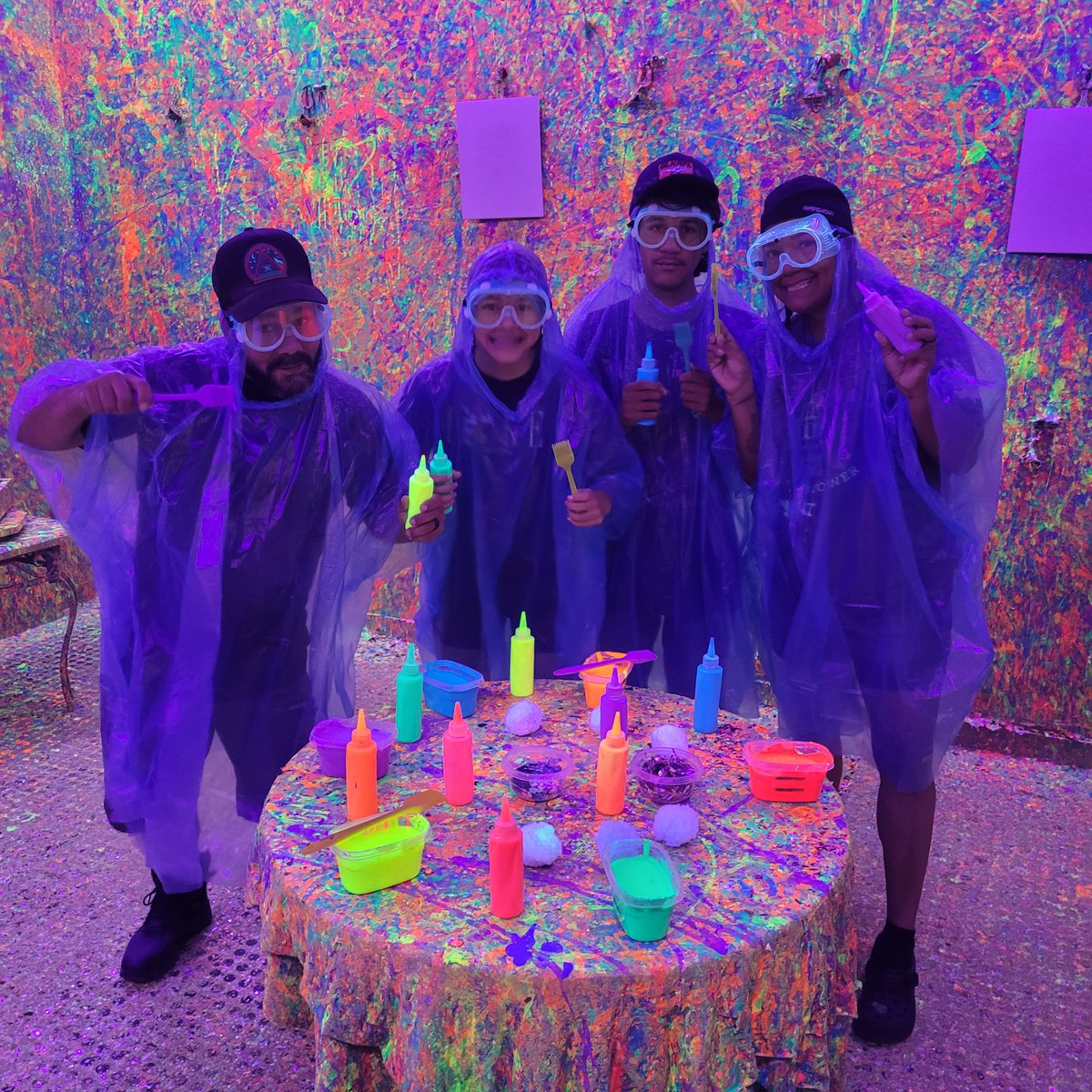 SmashNBash1's tweet image. Splatter sessions: for the artist in all of us. 🎨🌟 #ColorfulFun