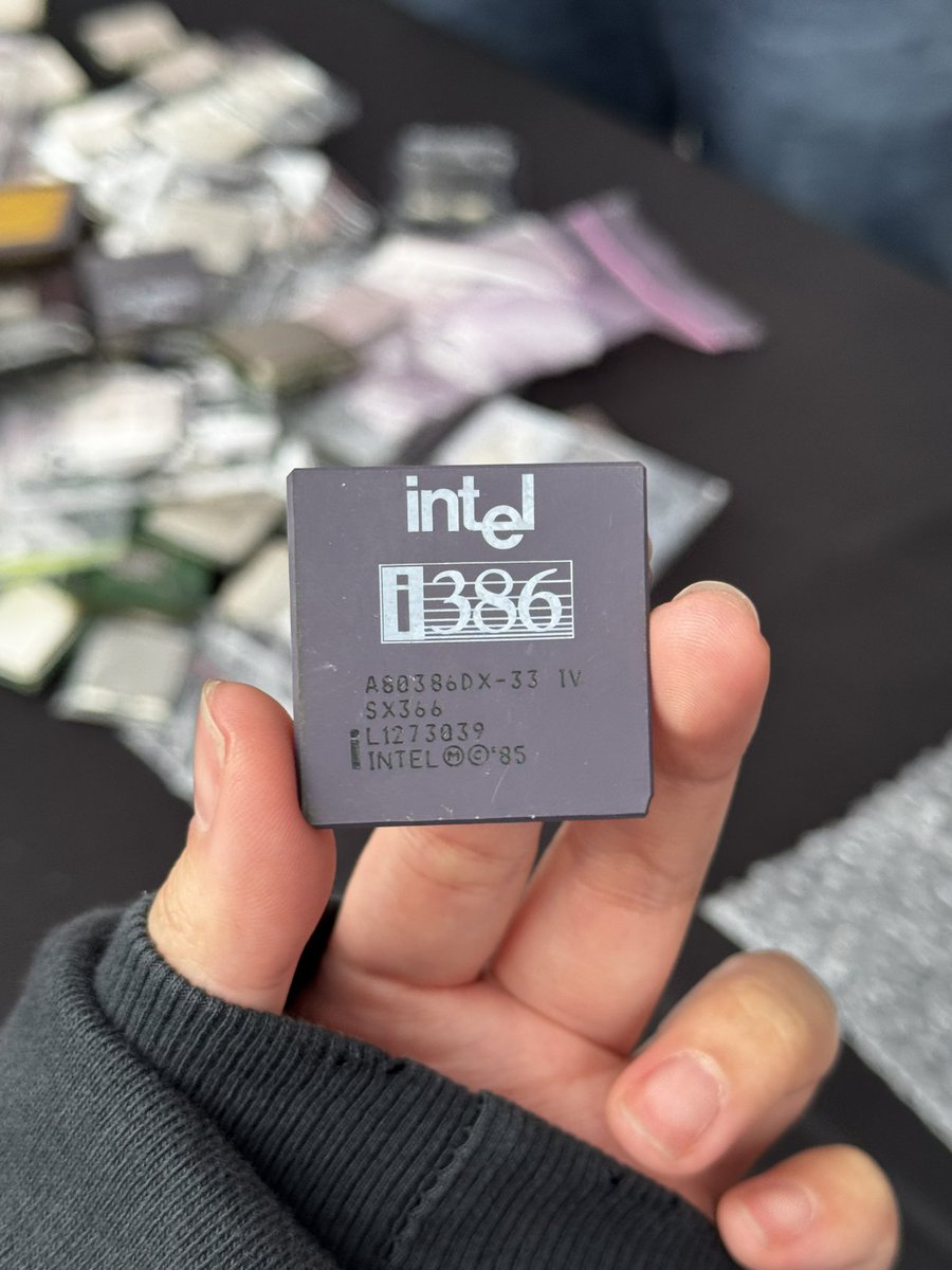 iBUYPOWER's tweet photo. the oldest CPU from the AMD trade-in...
#SOCALTECHFair https://t.co/5AcGHnDt2h
