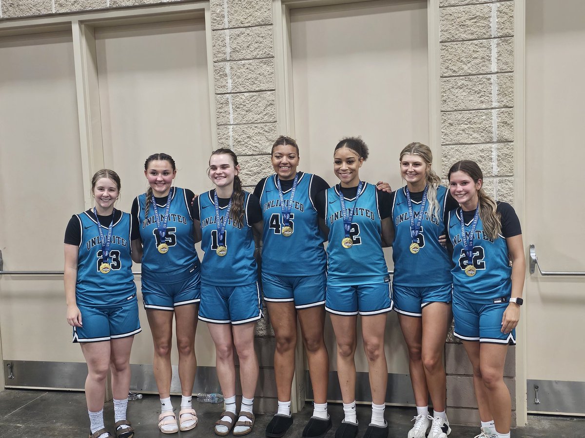 Team Unlimited (@teamunlimited16) on Twitter photo Super proud of our girls today!
<a href="/bryleetullock/">Brylee Tullock</a> with 22 pts
<a href="/JhaniyaM2/">Jhaniya Mitchell</a> 7 points
<a href="/elliwest928/">elli</a> with 8 points and 2 huge 3s!
<a href="/macybasford/">Macy Basford</a> with 15 points and 3 huge 3s!
<a href="/KyleighCawood/">Kyleigh Cawood</a> 5 pts and incredible hustle from her banquet
<a href="/EmilyAtchley_15/">Emily</a> the ultimate teammate with confidence! Super proud of our girls today!
<a href="/bryleetullock/">Brylee Tullock</a> with 22 pts
<a href="/JhaniyaM2/">Jhaniya Mitchell</a> 7 points
<a href="/elliwest928/">elli</a> with 8 points and 2 huge 3s!
<a href="/macybasford/">Macy Basford</a> with 15 points and 3 huge 3s!
<a href="/KyleighCawood/">Kyleigh Cawood</a> 5 pts and incredible hustle from her banquet
<a href="/EmilyAtchley_15/">Emily</a> the ultimate teammate with confidence!