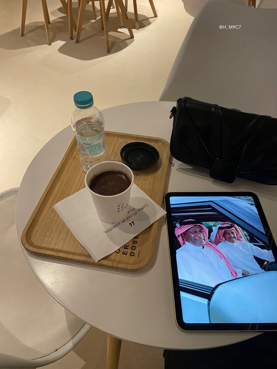 ً
رجعت بي الذكرى على ذيك الايام 
حلو السنين اللي مضت من حياتي 
ًً
ً
عندما يجتمع الفخامه والماضي والحاضر والأخلاق والفخامه والذكريات الجميله في أبهى صوره  

#ماجد_عبدالله | #خالد_عبدالرحمن
#تصويري #صوره_من_جوالك #صوره_من_الاستديو𓆦 #حٍﻧَاٌﻧَ_اٌلِـعٍﻧَزٍيٌـ