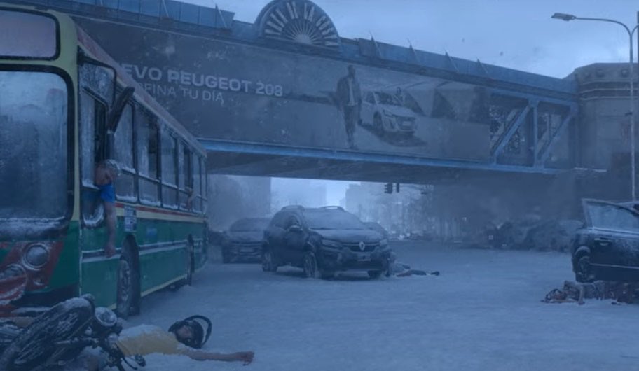 cineenba's tweet image. EL ETERNAUTA es sin duda la producción argentina más ambiciosa del último tiempo.
¿Cómo se recreó la Buenos Aires apocalíptica mediante efectos especiales?
Te cuento en el hilo 👇🏼