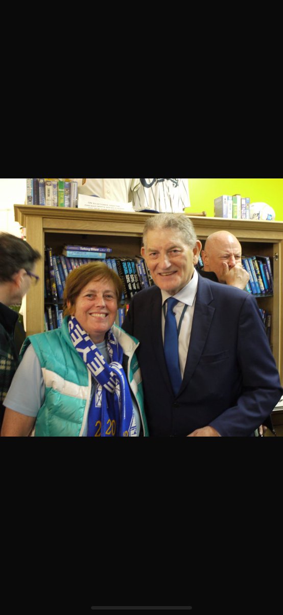 andrea mcgrady (@toffeebird9) on Twitter photo What a pleasure meeting Dobbo yesterday … such a lovely man … thanks for the photo <a href="/robsawyer70/">Rob Sawyer</a> What a pleasure meeting Dobbo yesterday … such a lovely man … thanks for the photo <a href="/robsawyer70/">Rob Sawyer</a>