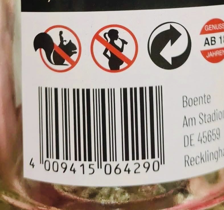 Es ist strikt verboten, nach übermäßigem Genuss dieses Getränks auf Eichhörnchen zu reiten… 🐿️