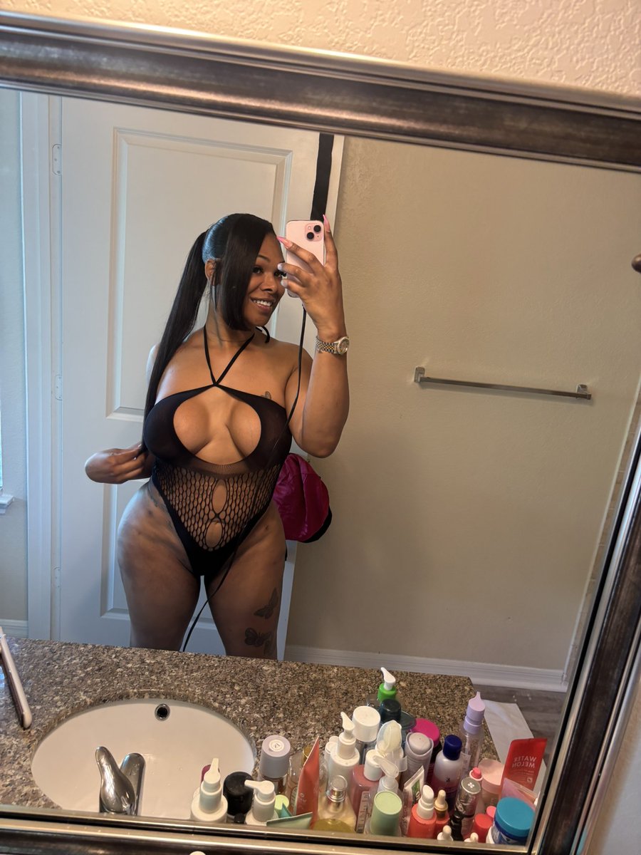 DawkinsLori's tweet photo. Juicy 🦋 https://t.co/UkXiIWBoRt
