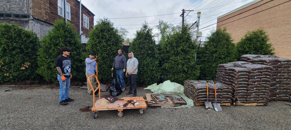 Missionola's tweet image. THANK YOU to @HomeDepot for donating amazing materials and bringing tons of volunteers to get ALL of our properties looking great! Thank you and God bless!