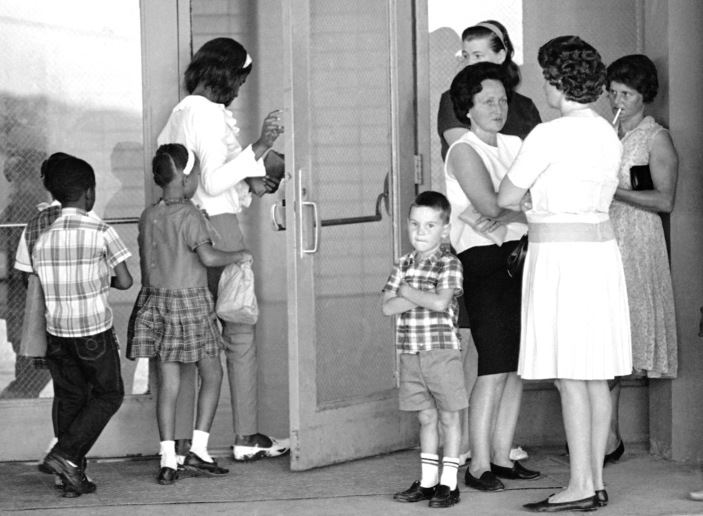 afronews's tweet image. The Justice Department ended a decades-old school desegregation order. Others are expected to fall
By Collin Binkley, AP Education Writer
ow.ly/7PLq50VMHcb

#schoolintegration #educationequality #civilrights #justicedepartment #desegregationorders