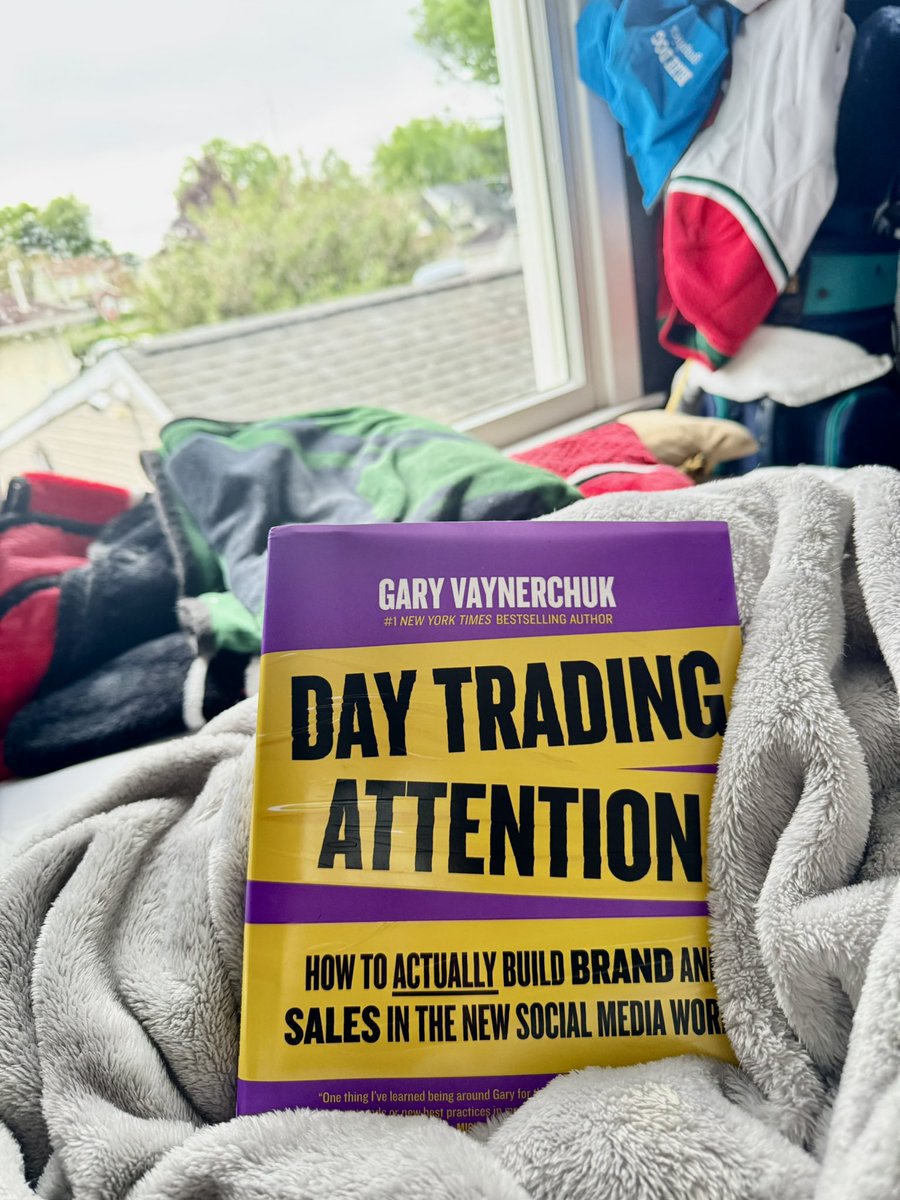 imjonlacey tweet media