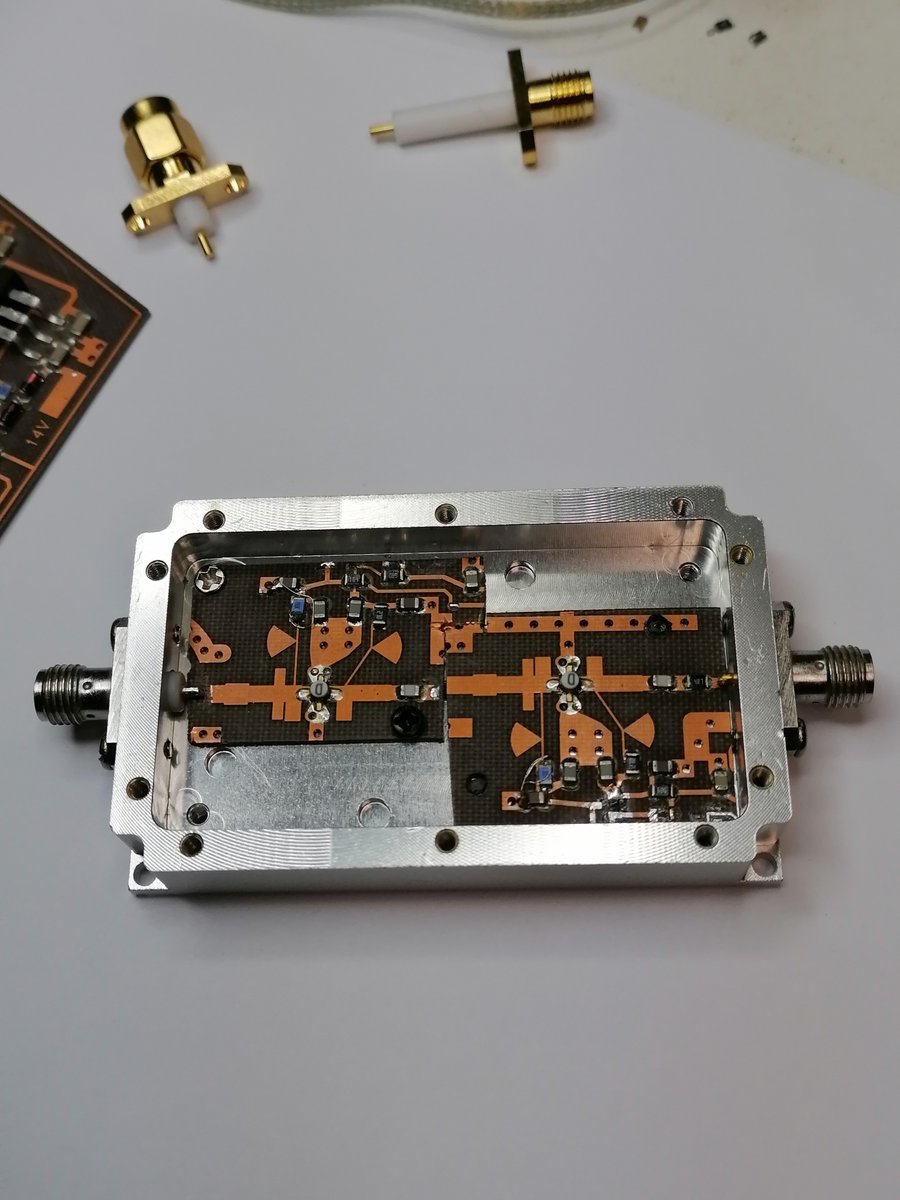 f1aia_jclaude's tweet image. My new lna for a better NF on the hight 8G band
before soldering , last picture during dc test.tomorrow NF measurement and optimization with patches