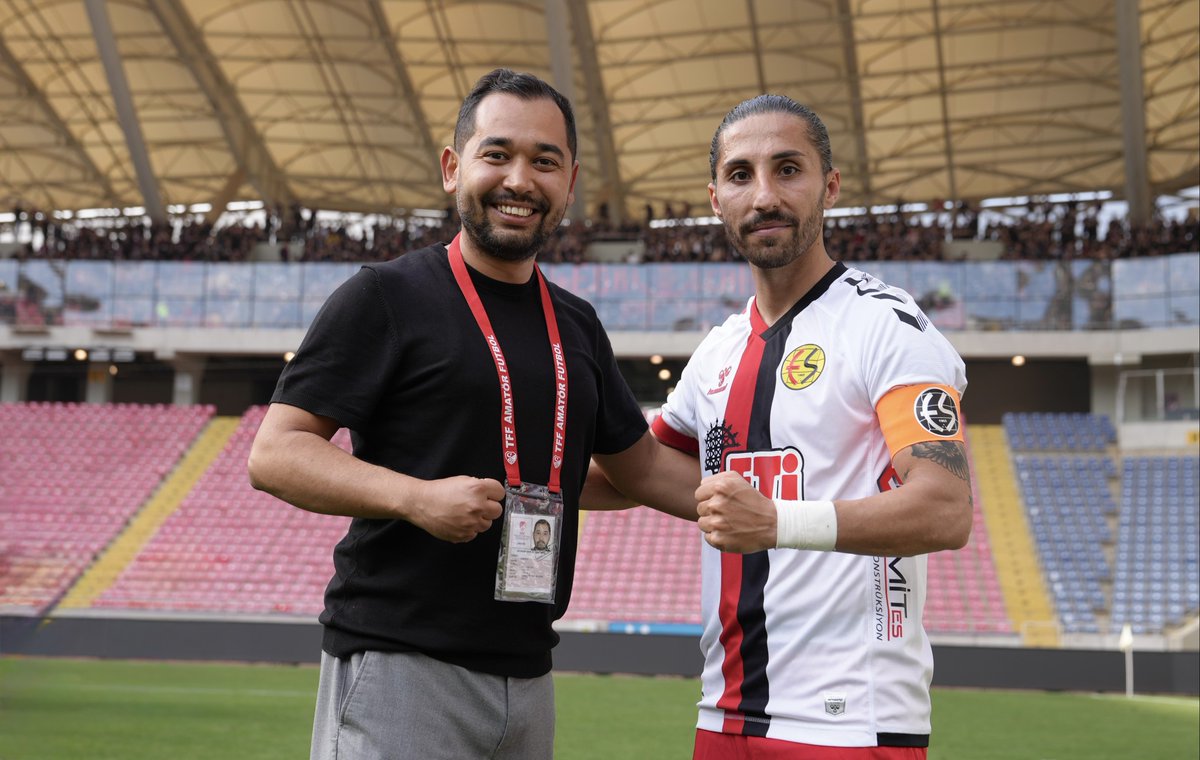 Parası olan değil, itibarı olan kazanır ! 😎 🏆

🖤❤️

#Şampiyon #Eskişehirspor #ŞampiyonEskişehirspor