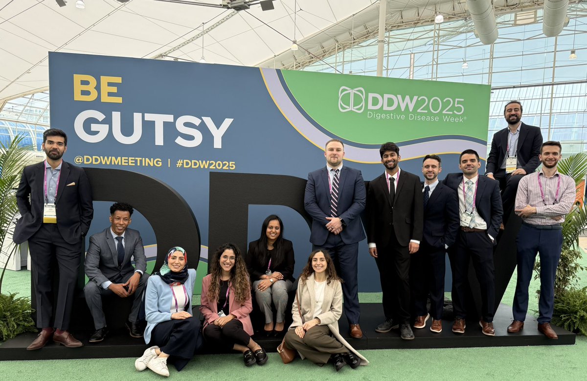 ZehraNaseemMD's tweet image. Day 2 @DDWMeeting with the best GI squad! 🤍💩
@CCF_IMCHIEFS @CCF_GIFellows