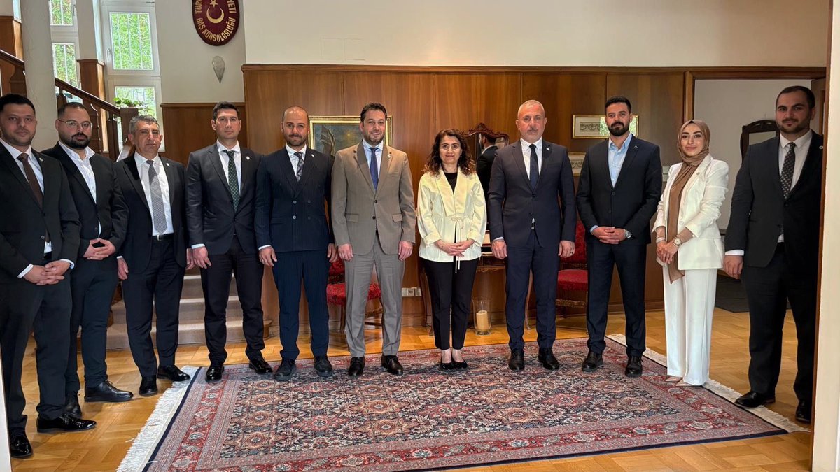 Genel Başkanımız <a href="/aslankenan_nl/">Kenan Aslan</a>, GM Gençlik Kolları Başkanımız Furkan Katırcıoğlu, Bölge Başkanımız <a href="/_burAK66/">Burak Şahin</a> ve heyetimizle birlikte T.C. Stuttgart Başkonsolosumuz Sayın Makbule Koçak’a nezaket ziyaretinde bulunduk.