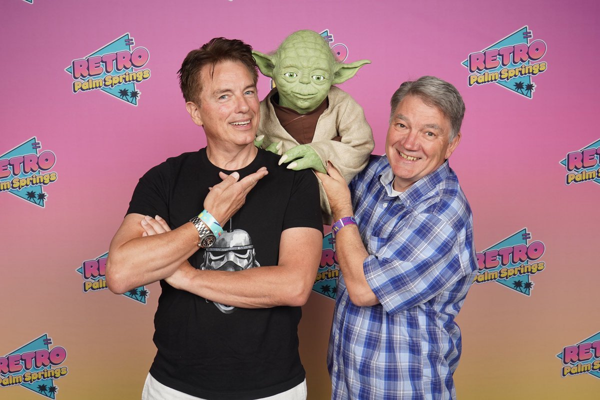 coolwatersprods's tweet image. Amazing things happen at conventions, especially on #maythe4th! The amazing @JohnBarrowman came to Retro Palm Springs Con as a FAN to meet the legendary Dave Barclay and #Yoda. What a moment! #StarWars #retrocon