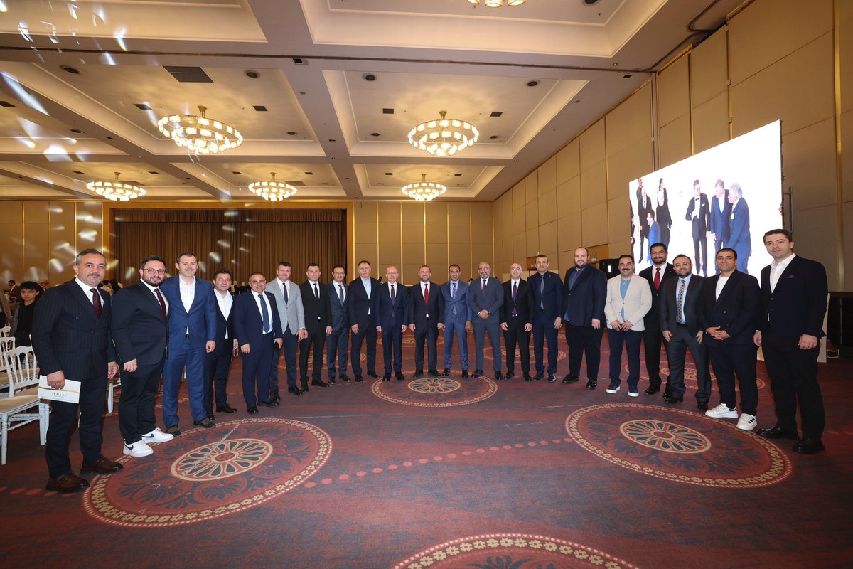 Gençlik ve Spor Bakanımız <a href="/OA_BAK/">Dr. Osman Aşkın Bak</a> ın evladı Emirhan Aşkın Bak kardeşimizin bu mutlu gününe şahitlik ettik. Allah iki cihan saadeti versin İnşallah, ömür boyu mutluluklar…