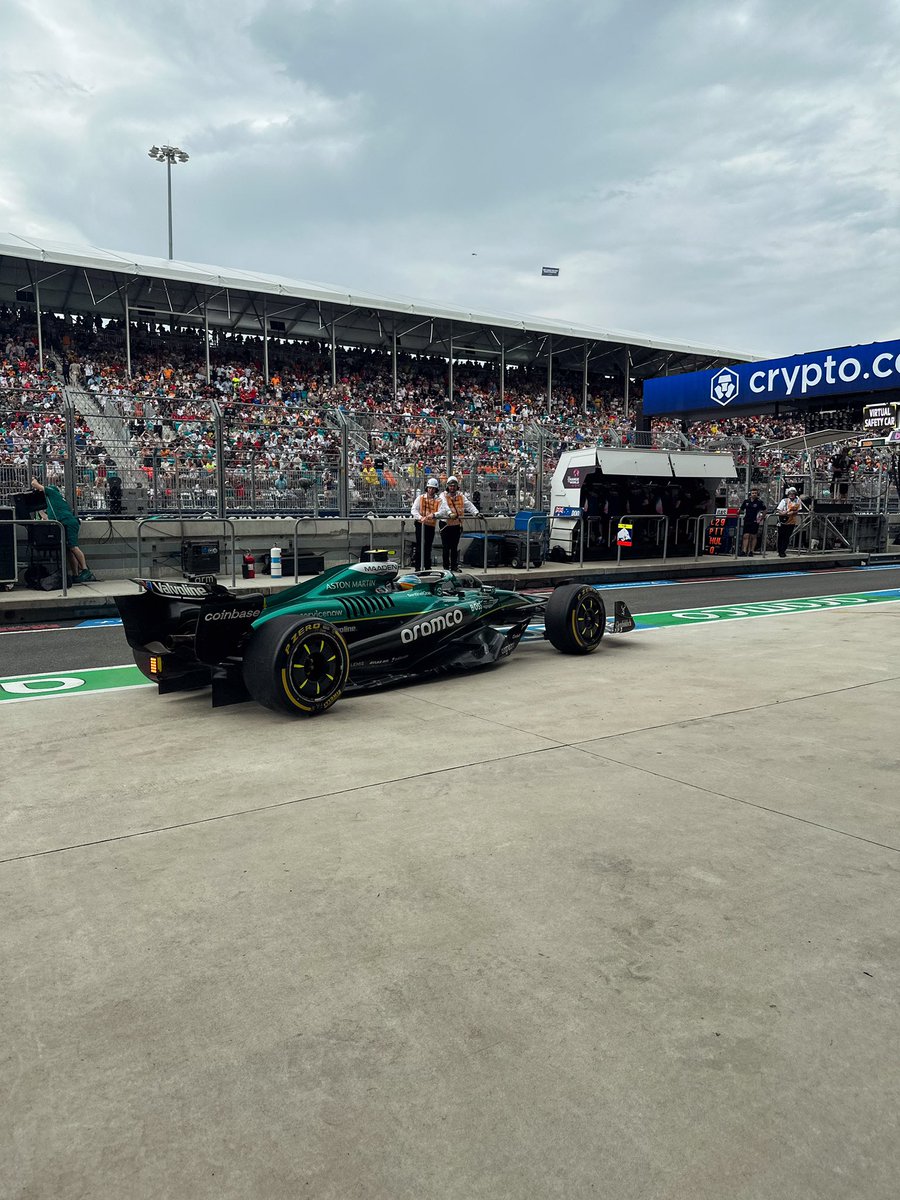 Lap 29/57

Fernando boxes, switching to Mediums.

#MiamiGP