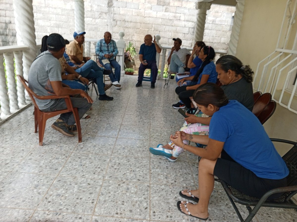 #04May activa toda la fuerza azul de <a href="/UNT_RomGallegos/">Un Nuevo Tiempo Romulo Gallegos Cojedes</a> reunidos con la finalidad de organizar el casa a casa que se realizará en el sector San Miguel El próximo 6 de mayo con la visita de nuestro presidente de <a href="/untcojedes19/">untcojedesoficial</a>  <a href="/VillanuevaUNT/">Luis Villanueva UNT</a>  #venezuelaeslarazon #aquiNadieSeRinde
