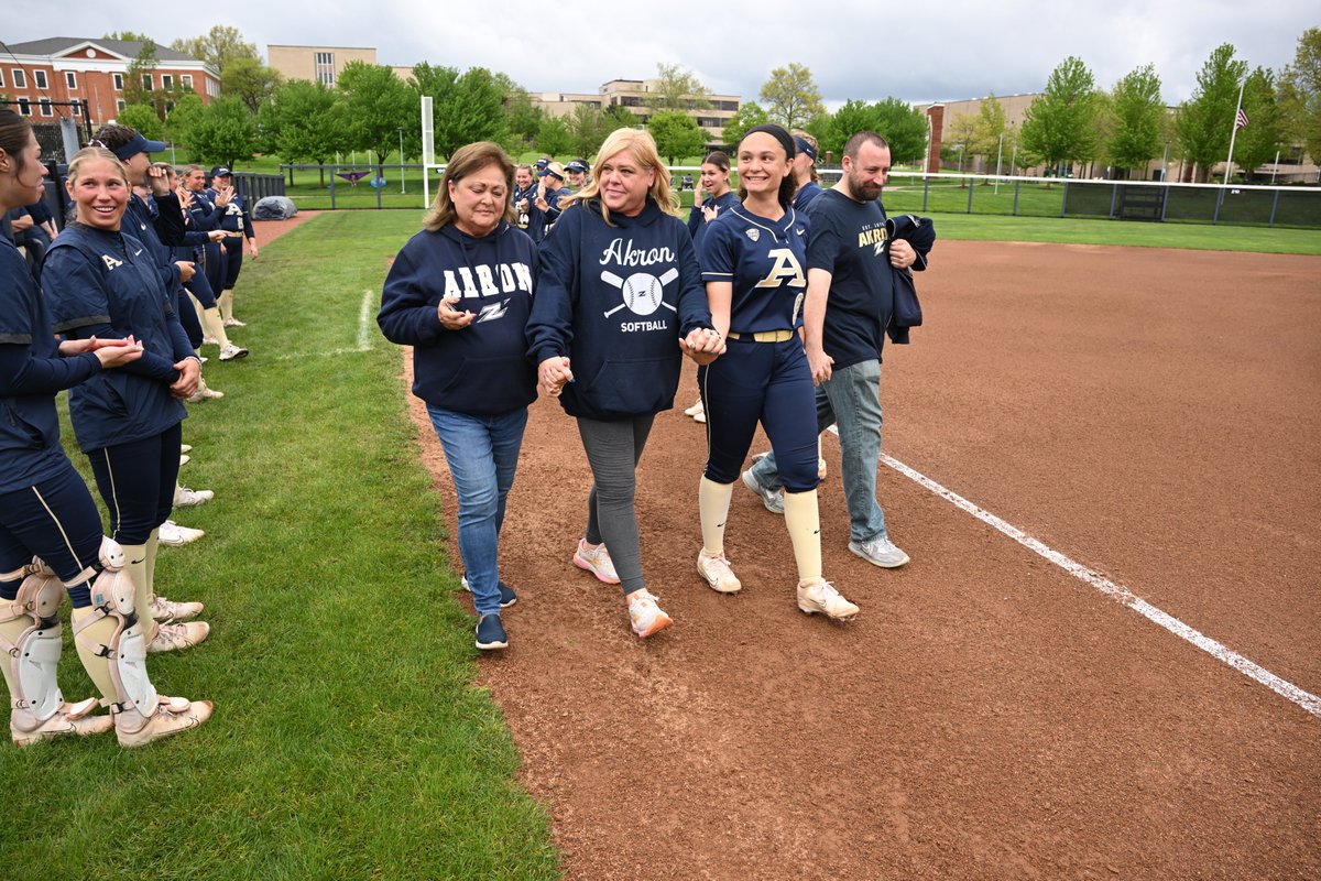 Zips 🧹🧹 Rival on Senior Day😤‼️💯

💣 Wygast 5-5, 3 RBI, 2B, HR, 2 BB💪
🔥 Day 4-6, 2B, RBI, 3 RS
🔥 Sullivan 3-5, 2 RBI, 3 RS
🔥 Lee 4-7, 3B, 2 RBI, 4 RS
🔥 Sivek 3-6, 2 RBI, 3 RS
🔥 Bailey 2-5, 2B, 3B, 5 RBI
🔥 Campbell 2-6, 2 RBI, RS

📰 tinyurl.com/29vegw2n

#GoZips🦘