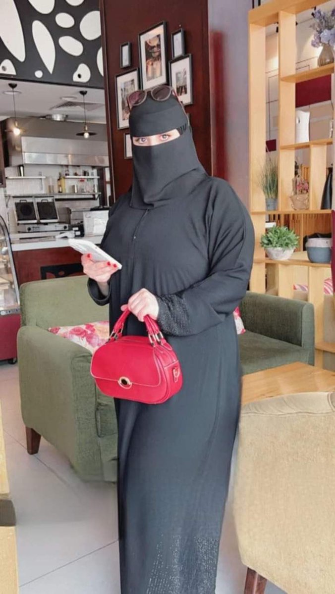 لاتسيو

لماذا أغلب المجانيين من الرجال وليس من النساء ؟👇🏻👇🏻