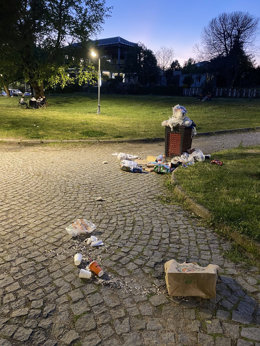 İstanbul Tuzla Sahil Bandı/Yeşil Alan
Chp Belediyesine geçtikten sonra 👎🏻 Sadece burası değil, sokaklarda da bunun gibi çok yer gördük.
Bravo #tuzlabelediyesi