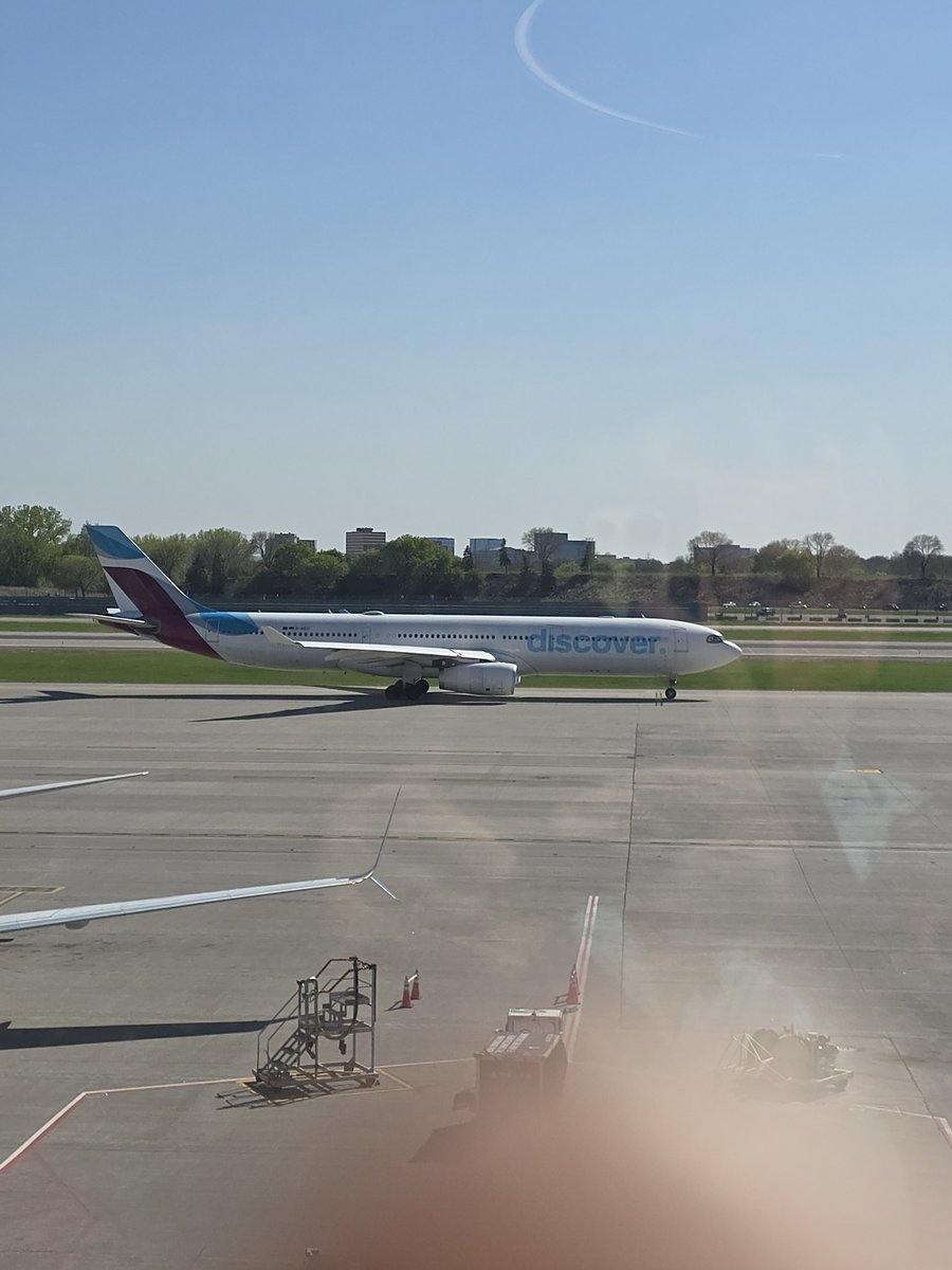 John Howe tweet media