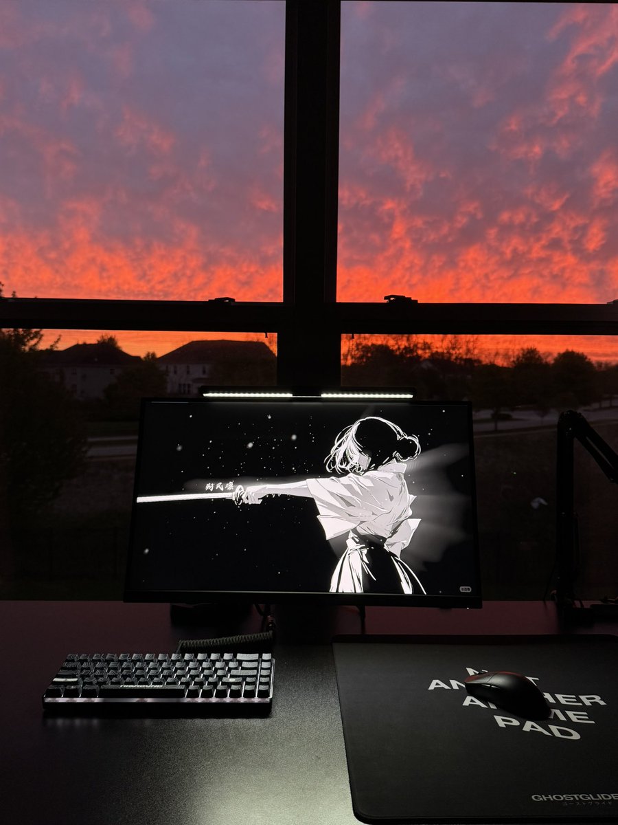 wexosu's tweet photo. probably the most beautiful sunrise i've woken up to https://t.co/4Wtu2XVC9m