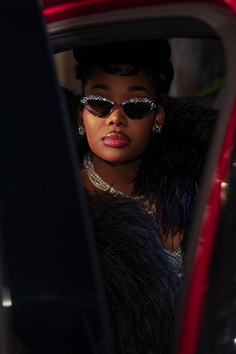 FADEDFORU's tweet image. Summer Walker Releases Bold Music Video For New “Spend It” Single Featuring P-Valley Stars Gail Bean, Miracle Watts, and Brandee Evans - @IAMSUMMERWALKER 

#SummerWalker #SpendIt #RnB #NewSingle #NewMusic #ICYMI 

faded4u.ca/2025/05/summer…