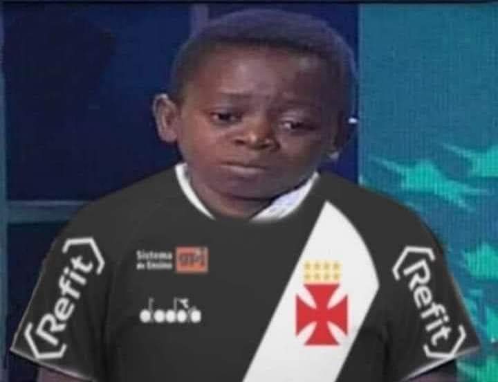 Hino: "Tua imensa torcida bem feliz. "

A torcida;