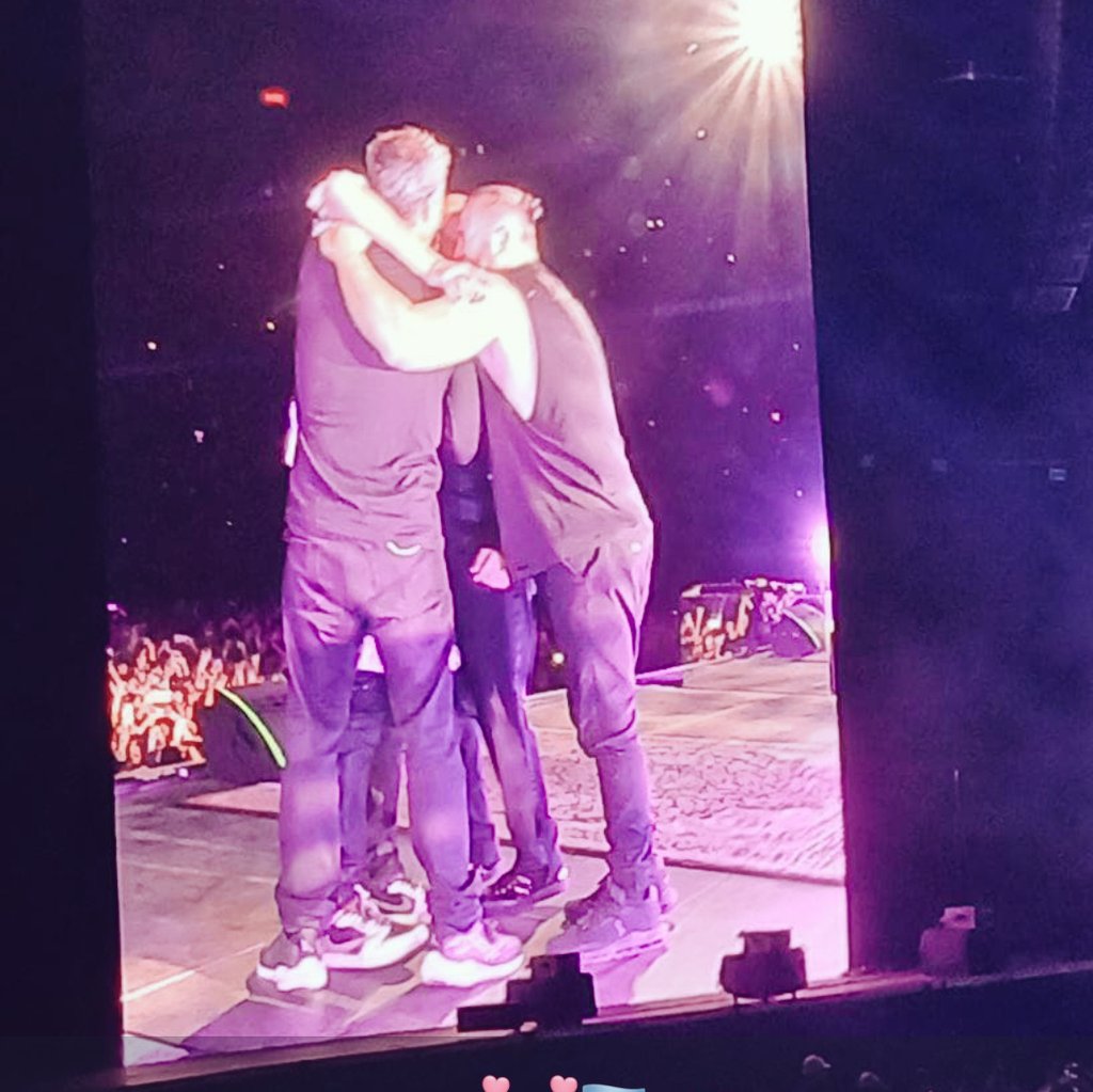 romaroble's tweet photo. Increíble #Systemofadown en Argentina. 
🇦🇷
@JohnDolmayan 
@serjtankian 
@daronmalakian 
@ShavoOdadjian https://t.co/xNrh5peF75