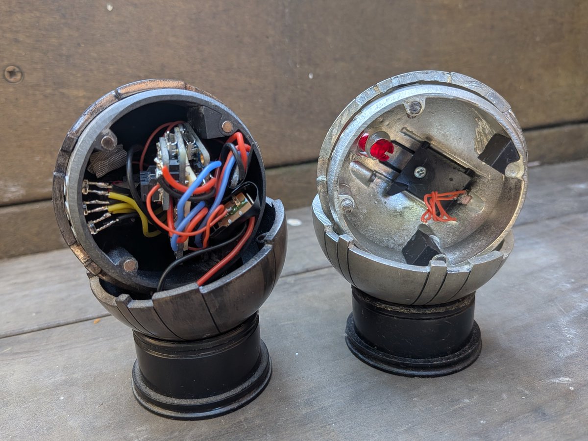 CworthDynamics's tweet image. More May the Fourth projects!

ESB Stormtrooper Blaster - junk film equipment

Lightsaber - see how it was made - youtu.be/BDD2uEFjt-0?si…

Thermal Detonator - LT resin, paint Ken Chung.
RT metal. Electronics @jerware

#StarWars #MayTheFourth #Stormtrooper #ESB