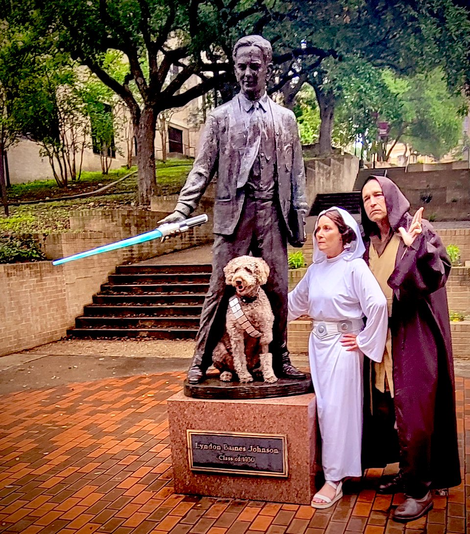 May the Fourth be with all our fellow <a href="/TxStateBobcats/">Texas State Bobcats</a>!
🐾⭐️