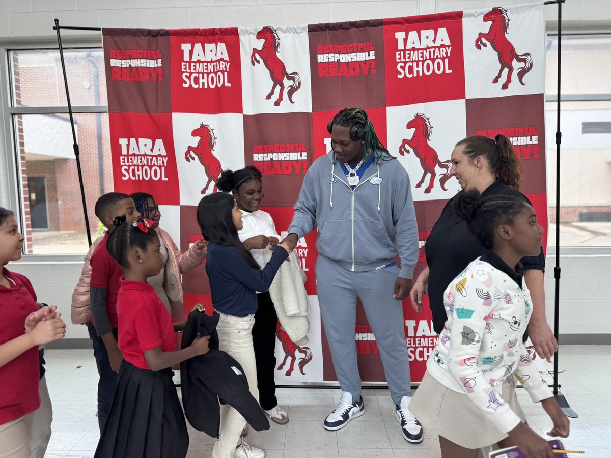 Jahari Medlock (@1v_world) on Twitter photo Had a great time sharing my experiences and my current life with the students of <a href="/TaraElementary/">Tara Elementary</a> Had a great time sharing my experiences and my current life with the students of <a href="/TaraElementary/">Tara Elementary</a>