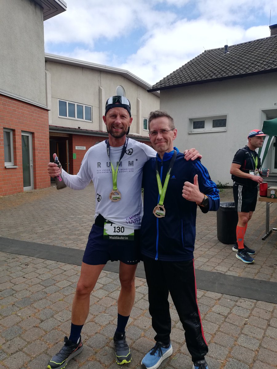 F1_Buddy77's tweet image. A great experience. Thanks to my fellow runner for the support. It was a crazy thing. 230 meters of altitude over 10km. 2 laps of 10 km each for a good cause. Thanks to everyone. I&apos;d like to be there again next year. 👌😊🙏💪❤️❤️
#freetrail #laufengegenleiden