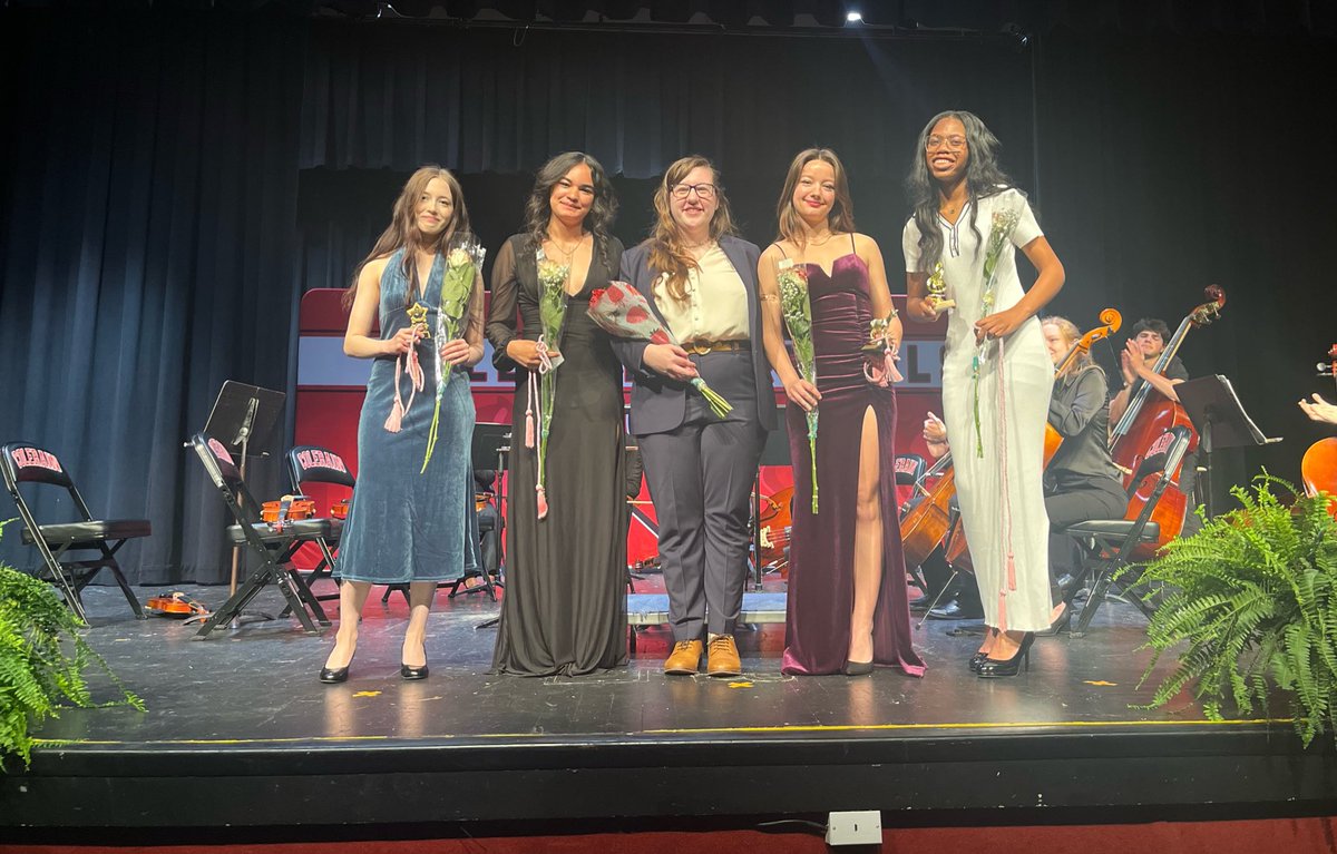 CHS recognized another fantastic group of musicians this afternoon. Congratulations to our amazing senior orchestra musicians. Best of luck in your future endeavors! 🎻