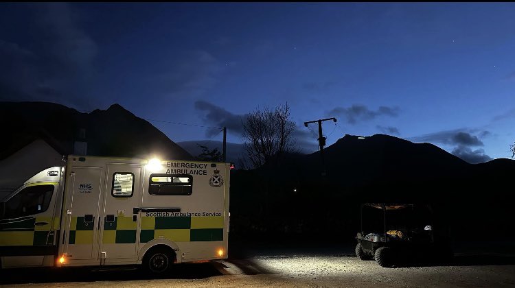 arranMRT's tweet image. ❌CALLOUT❌ 02/5/25
To a hillwalker with a lower leg injury just below the Whin Dyke in Glen Sannox. The casualty was stabilised then evacuated and handed over to an Ambulance.
#Volunteers #ScottishMR #arran #isleofarran #VolunteeringToSaveLives
#stjohnscotland #policescotland