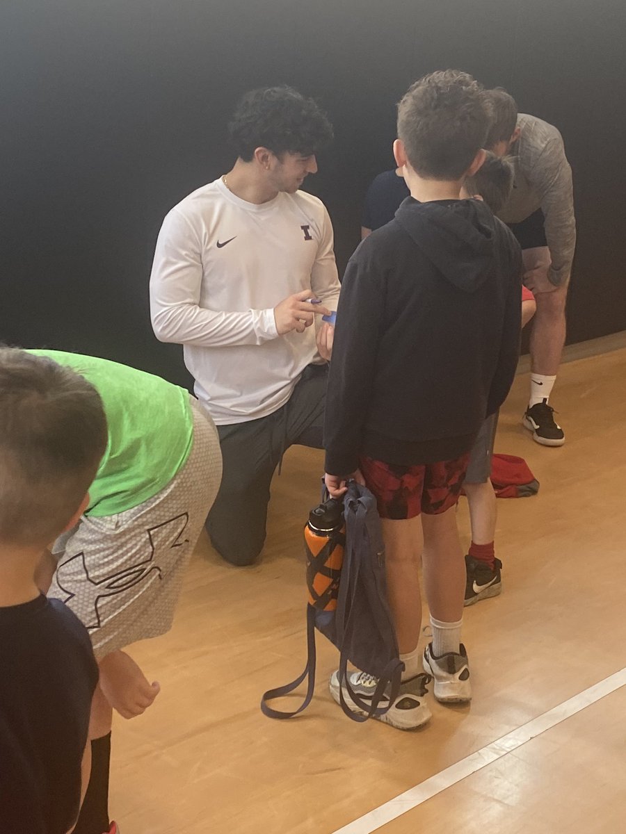 Chad Augspurger (@chadaug79) on Twitter photo <a href="/CoachLeonard3/">Derek Leonard</a> Aidan Laughery brought some great help with him to our annual camp of champs at GCMS! Taught skills and signed some autographs! Thanks for helping <a href="/BeattyHank/">Hank Beatty</a> <a href="/CoachLeonard3/">Derek Leonard</a> Aidan Laughery brought some great help with him to our annual camp of champs at GCMS! Taught skills and signed some autographs! Thanks for helping <a href="/BeattyHank/">Hank Beatty</a>
