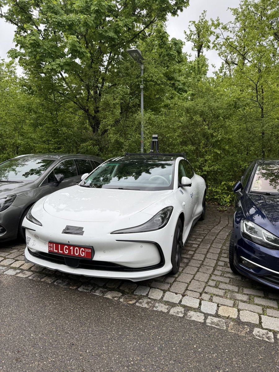 Gerade in Böblingen DE gesehen. Was geht hier ab? Testen deutsche Autobauer die coolen Autos von #IMMotors ? #MIIT IM L6